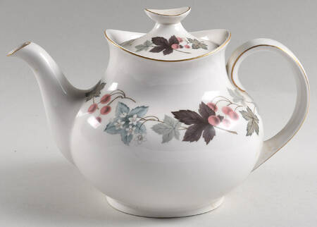 Camelot Teapot & Lid