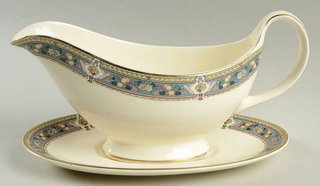 Camberley Gravy Boat & Underplate