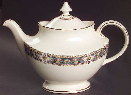 Camberley Teapot & Lid