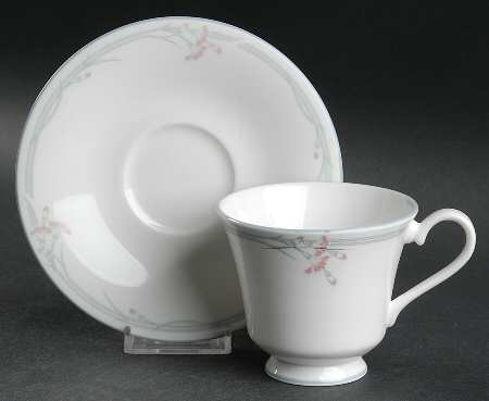 Carnation Micro Footed Cup & Saucer Set