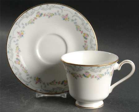 Candice Footed Cup & Saucer Set
