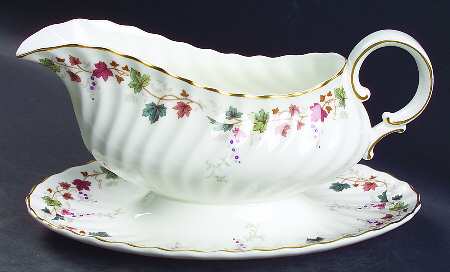 Canterbury Gravy Boat with Attached Underplate