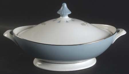 Caprice (H4950) Oval Covered Vegetable