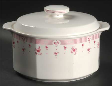 Calico Red 3 Quart Round Covered Casserole
