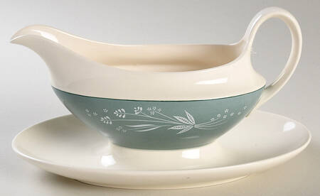Cascade Gravy Boat with Attached Underplate