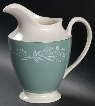 Cascade 26 Oz Pitcher
