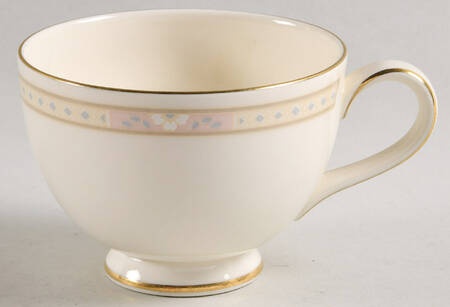 Cassandra Footed Cup
