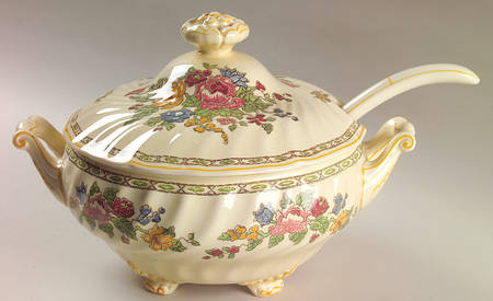 The Cavendish Tureen & Lid w/Ladle