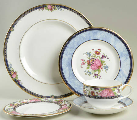 Centennial Rose 40-Piece Set