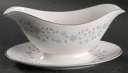 Chalet Gravy Boat with Attached Underplate