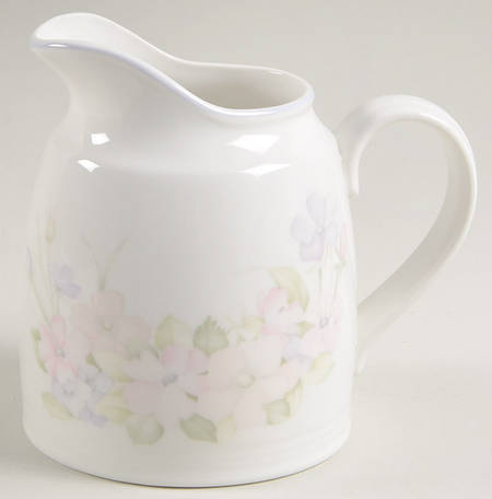 Chelsea 32 Oz Pitcher