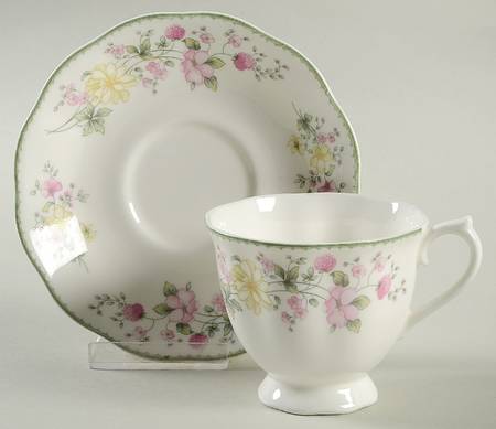 Chloe Footed Cup & Saucer Set