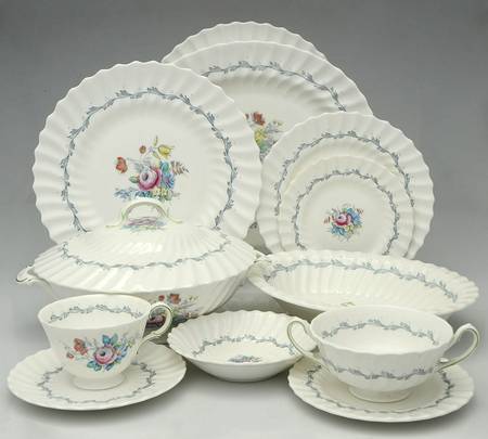 Chelsea Rose 69 Piece Estate Set