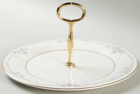 Classique Round Serving Plate with Handle (DP) by Royal Doulton