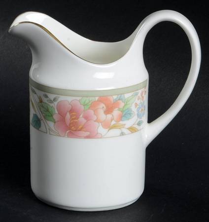 Claudia Mini Creamer