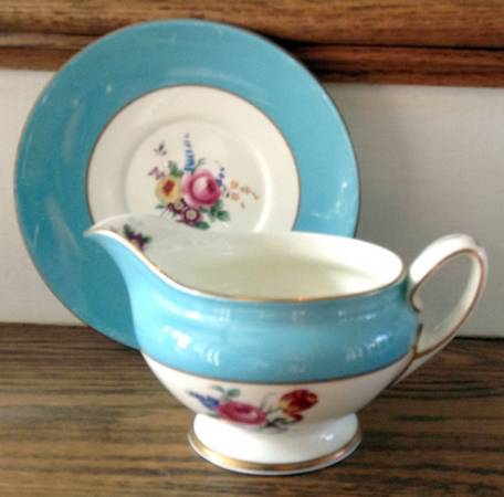 Clifton Gravy Boat & Underplate
