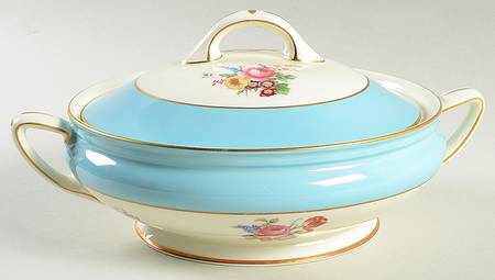 Clifton Round Covered Vegetable