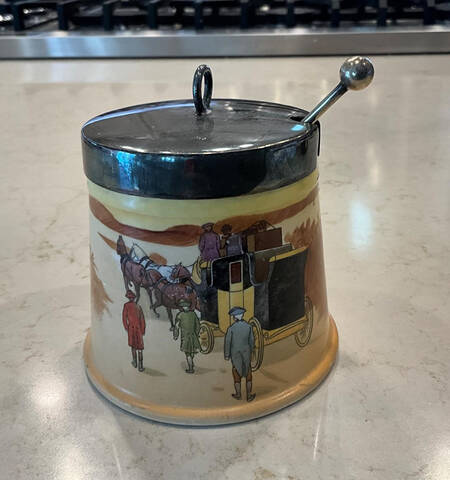 Coaching Days (Smooth, Bone) Figural Jam Jelly and Lid with Spoon