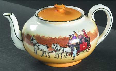 Coaching Days (Smooth, Bone) Teapot & Lid
