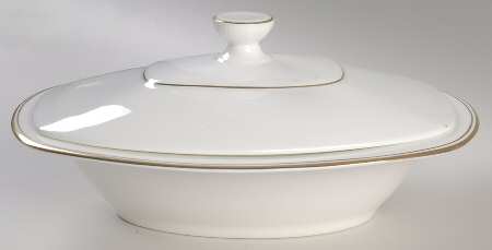 Concord Gold Oval Covered Vegetable