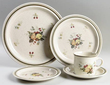 Cornwall (Rim, Double Green Trim) 40 Piece Estate Set