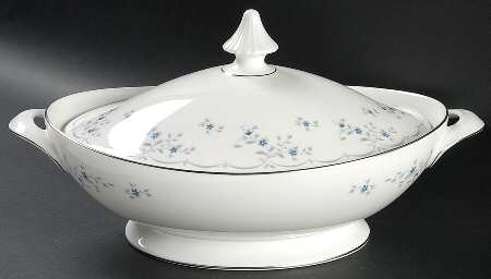 Cotillion Oval Covered Vegetable