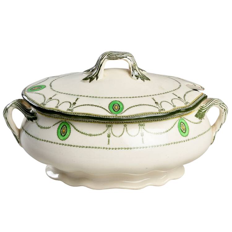Countess Sauce Boat & Lid
