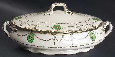 Countess Oval Covered Vegetable