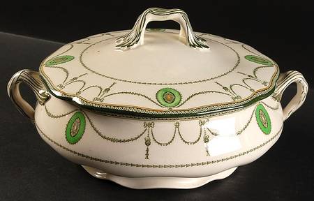 Countess Round Covered Vegetable