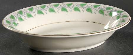 Coventry Green (Green Leaves) 10" Oval Vegetable Bowl