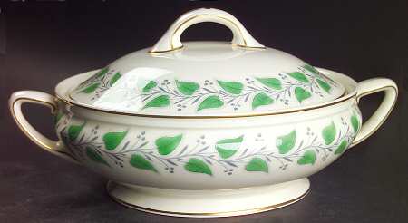 Coventry Green (Green Leaves) Round Covered Vegetable
