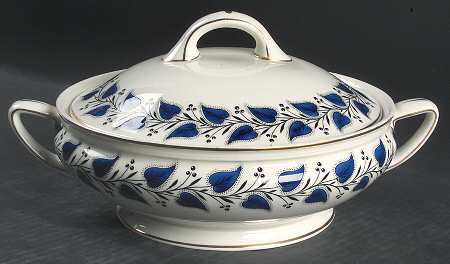 Coventry Navy Blue Round Covered Vegetable