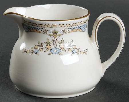 Curzon Creamer