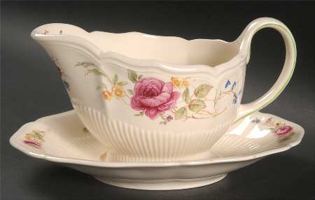 Curnock Rose Gravy Boat with Attached Underplate