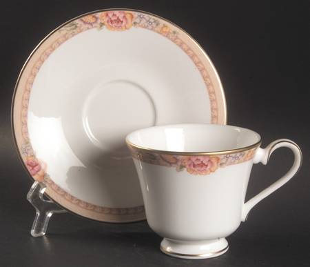 Darjeeling Footed Cup & Saucer Set