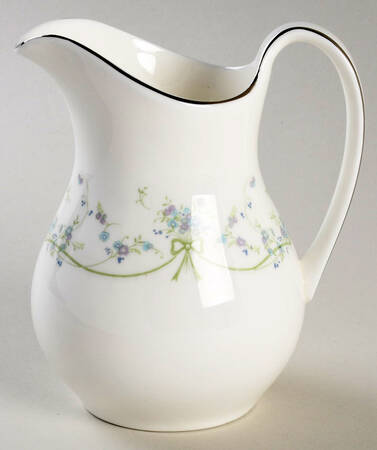 Demure Creamer