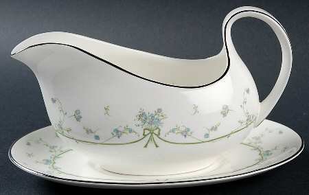 Demure Gravy Boat & Underplate