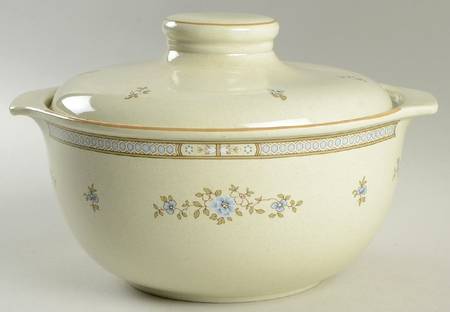Dorset 2 Qt Round Covered Casserole