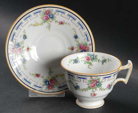 E10000 Footed Cup & Saucer Set