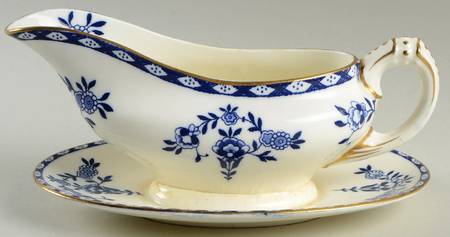 E1430 Gravy Boat with Attached Underplate