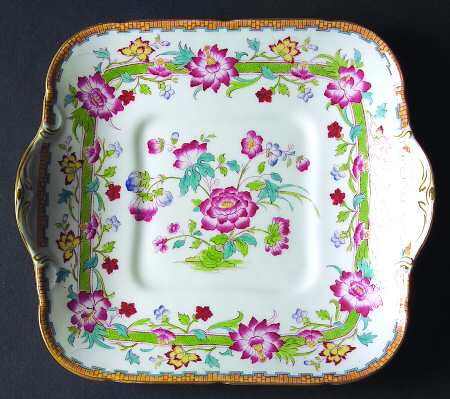 E2924 (Scalloped) Handled Cake Plate