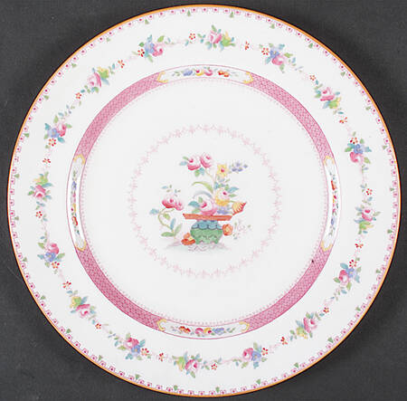 E7319 by Royal Doulton
