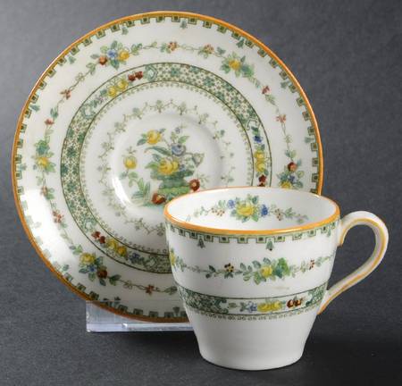 E7626 Flat Demitasse Cup & Saucer Set