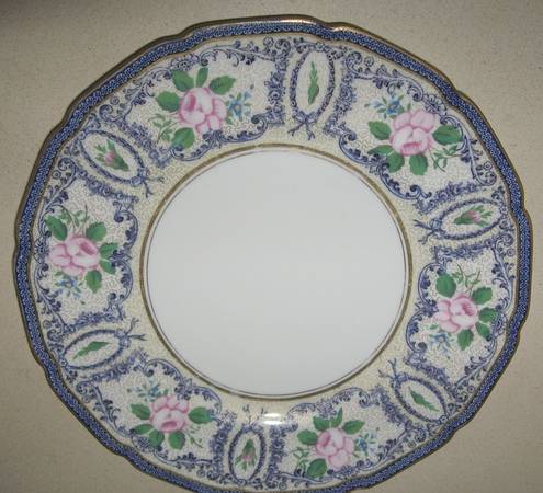 E8774 by Royal Doulton