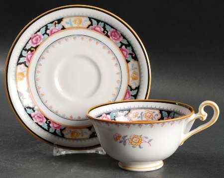 E9576 Footed Cup & Saucer Set