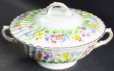 Easter Morn Round Covered Vegetable