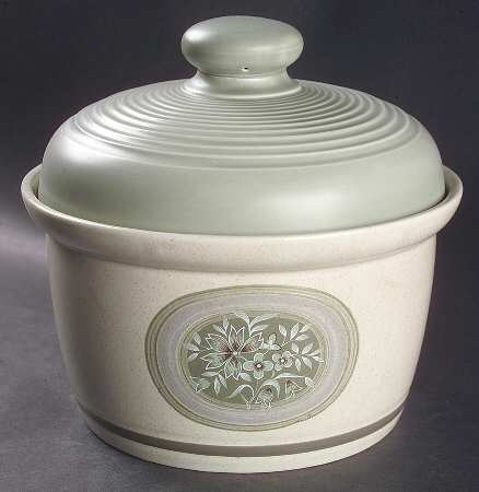 Earthflower 2.5 Qt Round Covered Casserole