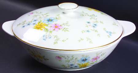 Elegy Round Covered Vegetable