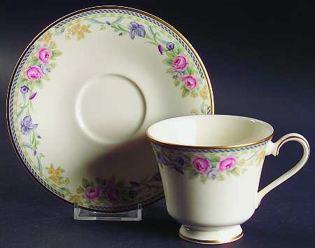 Eleanor Footed Cup & Saucer Set
