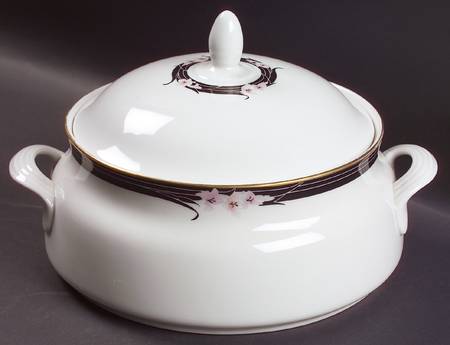 Enchantment Round Covered Vegetable